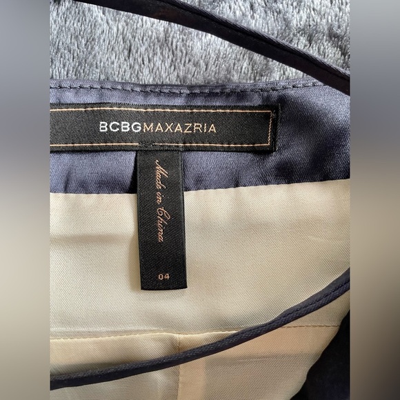 Adorable mini dress by BCBGMaxazria size 4 with spaghetti straps and front bow - Picture 8 of 8